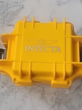 Invicta 1-Slot Yellow Waterproof Collector's Dive Case Watch Box